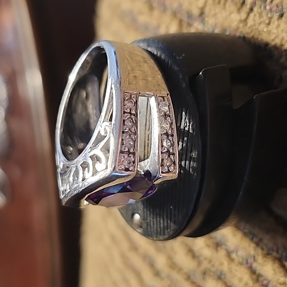 Ring - Picture 4 of 4